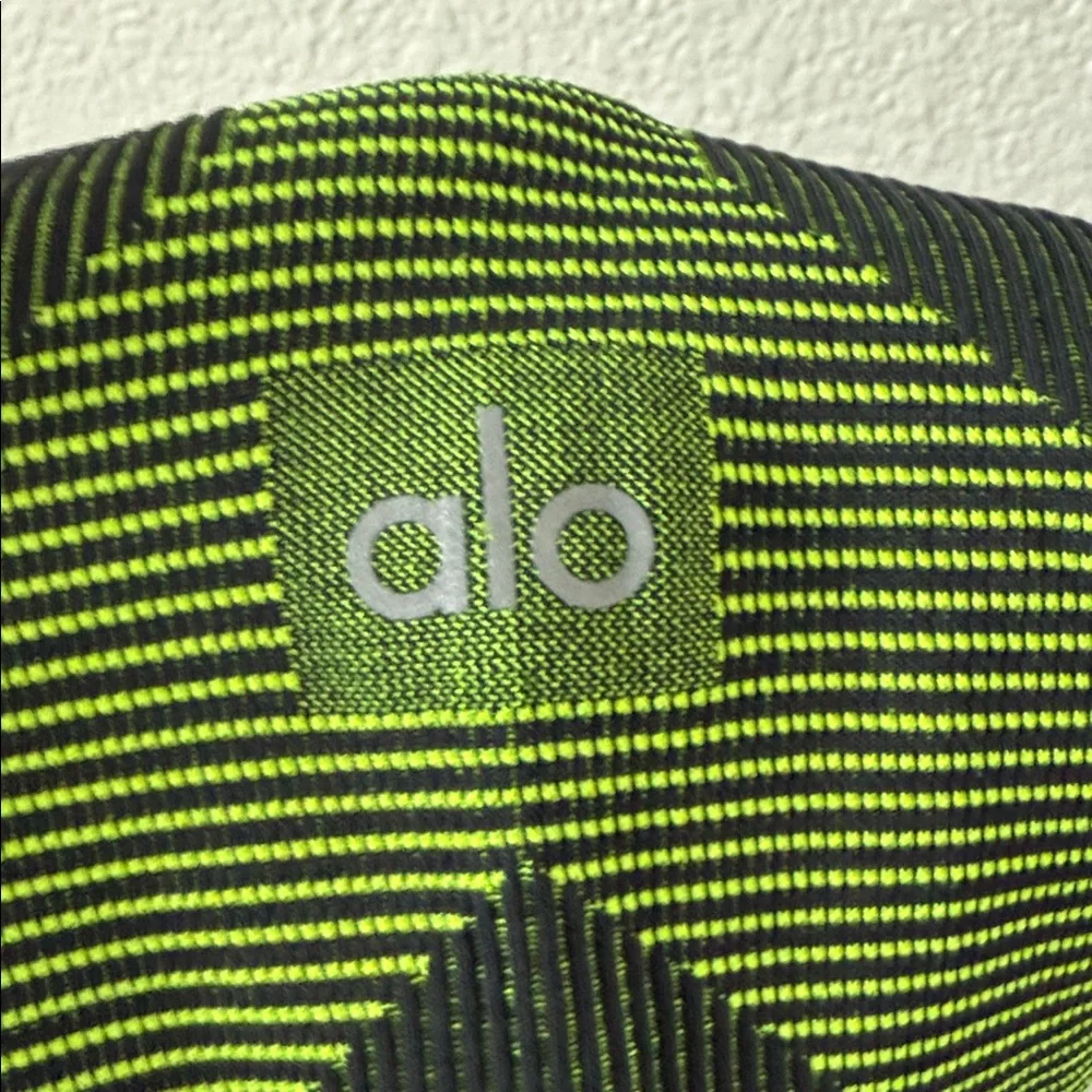 Alo‎ Yoga Women’s Green Seamless illusion Leggings Small